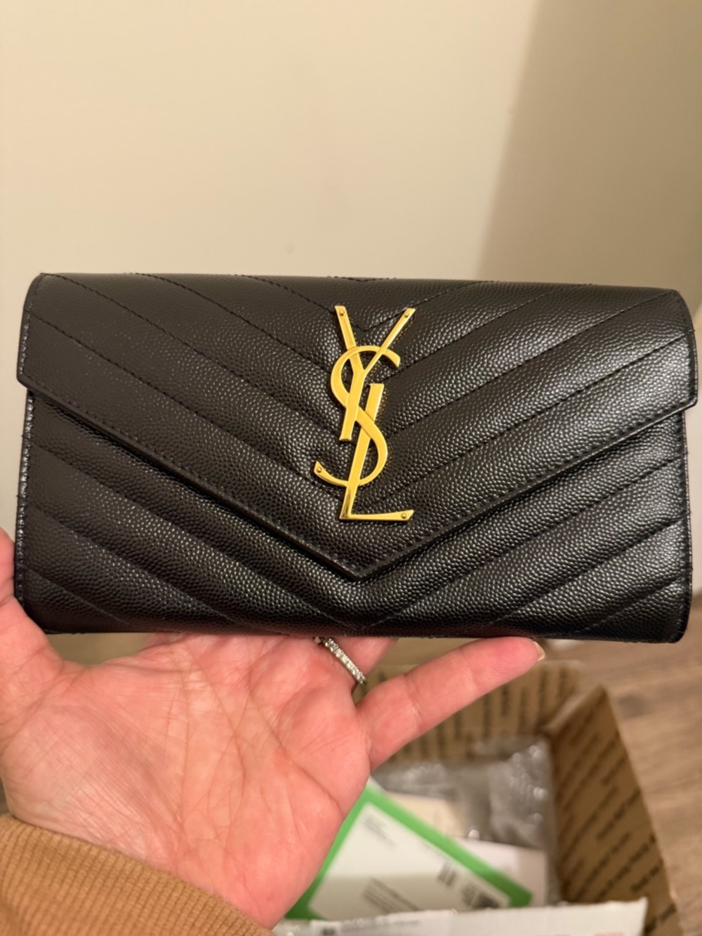 YSL CASSANDRE MATELASSÉ LARGE FLAP WALLET IN GRAIN DE POUDRE LEATHER
BLACK - Picture 5 of 11